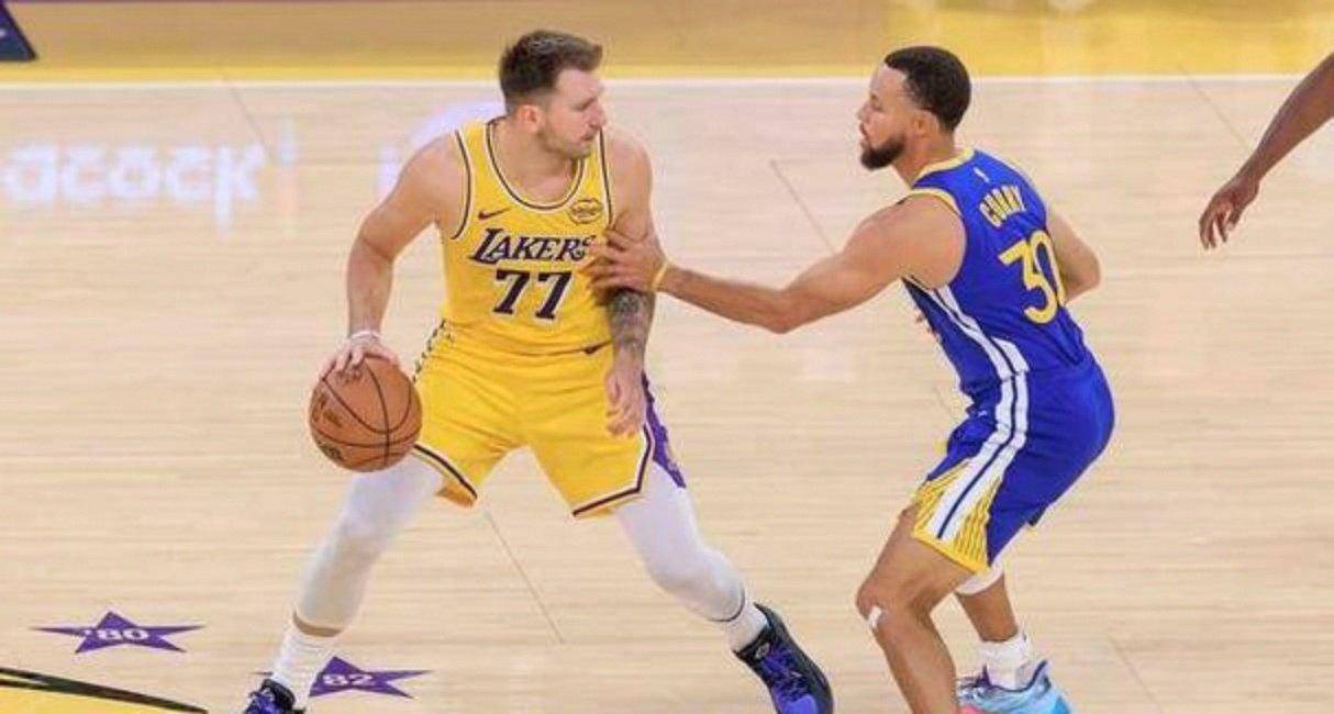 开云- 库里关键节点精彩发挥,fpx带队取胜了吗 