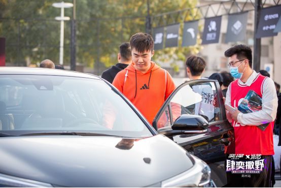 Kaiyun-Ming回归赛场，势不可挡首场状态亮眼，中国队观众沸腾！的简单介绍