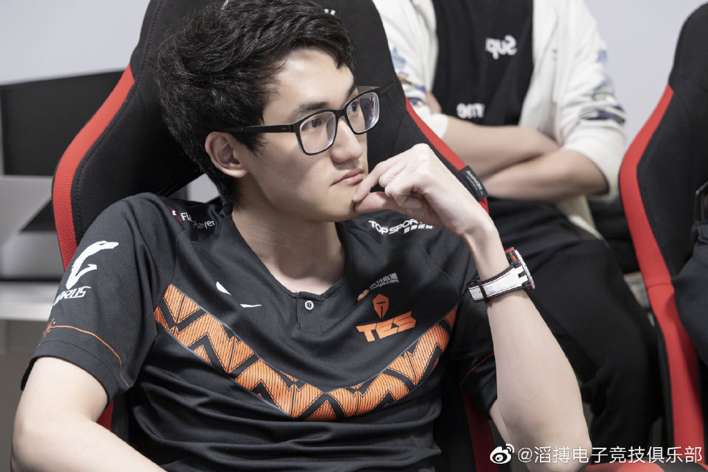 Karsa在中国队比赛中挺进下一轮,败北引发热议!的简单介绍 Karsa在中国队比赛中挺进下一轮,败北引发热议!的简单介绍